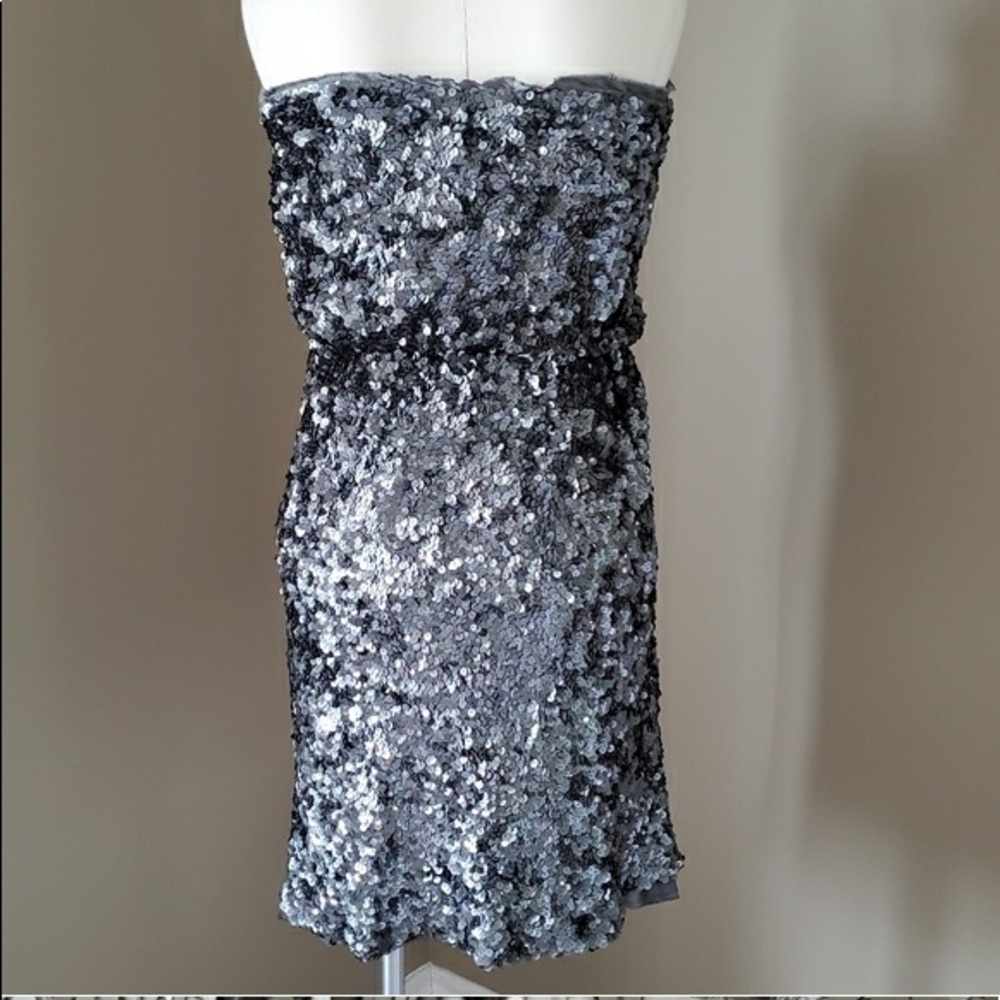 ‼️BRAND NEW, NEVER WORN‼️ Tommy Hilfiger Women’s Evening Midi Sequin Dress